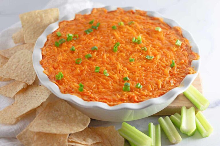 Spicy Chicken Dip Recipe: Easy Game Day Favorite