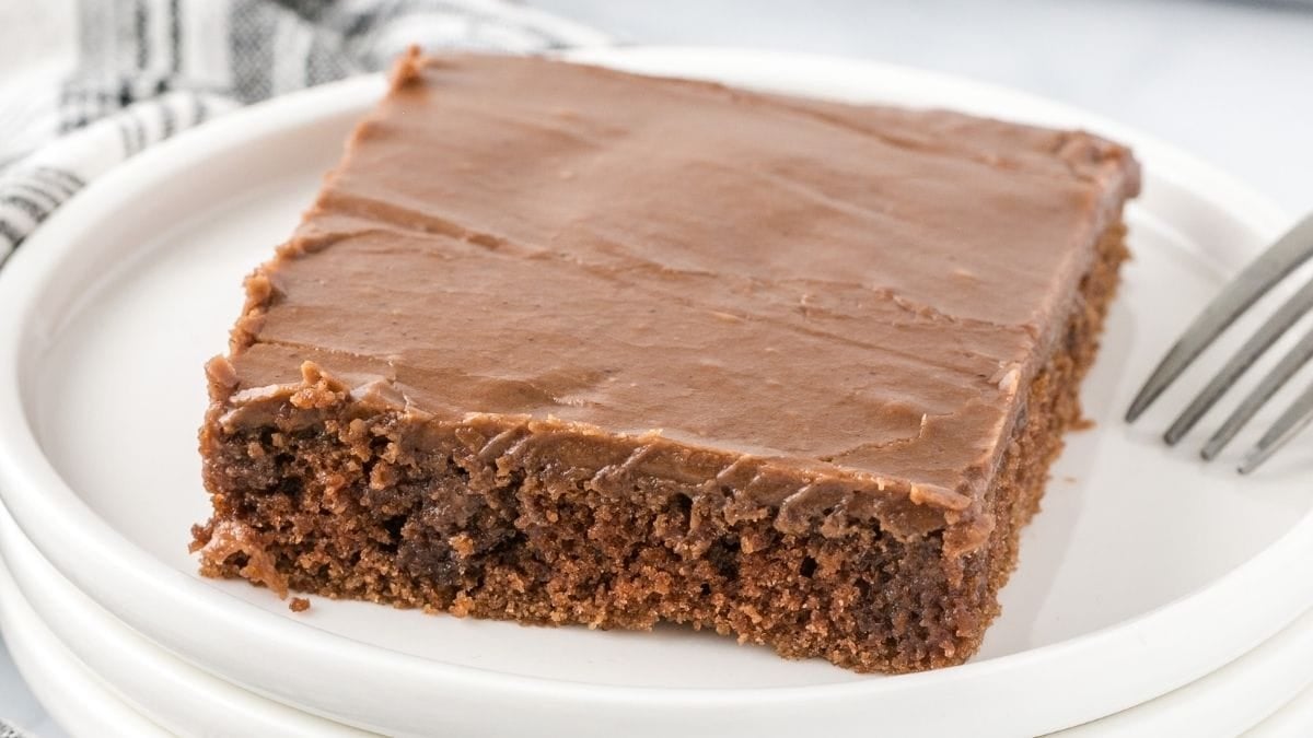 Easy Texas Sheet Cake Recipe