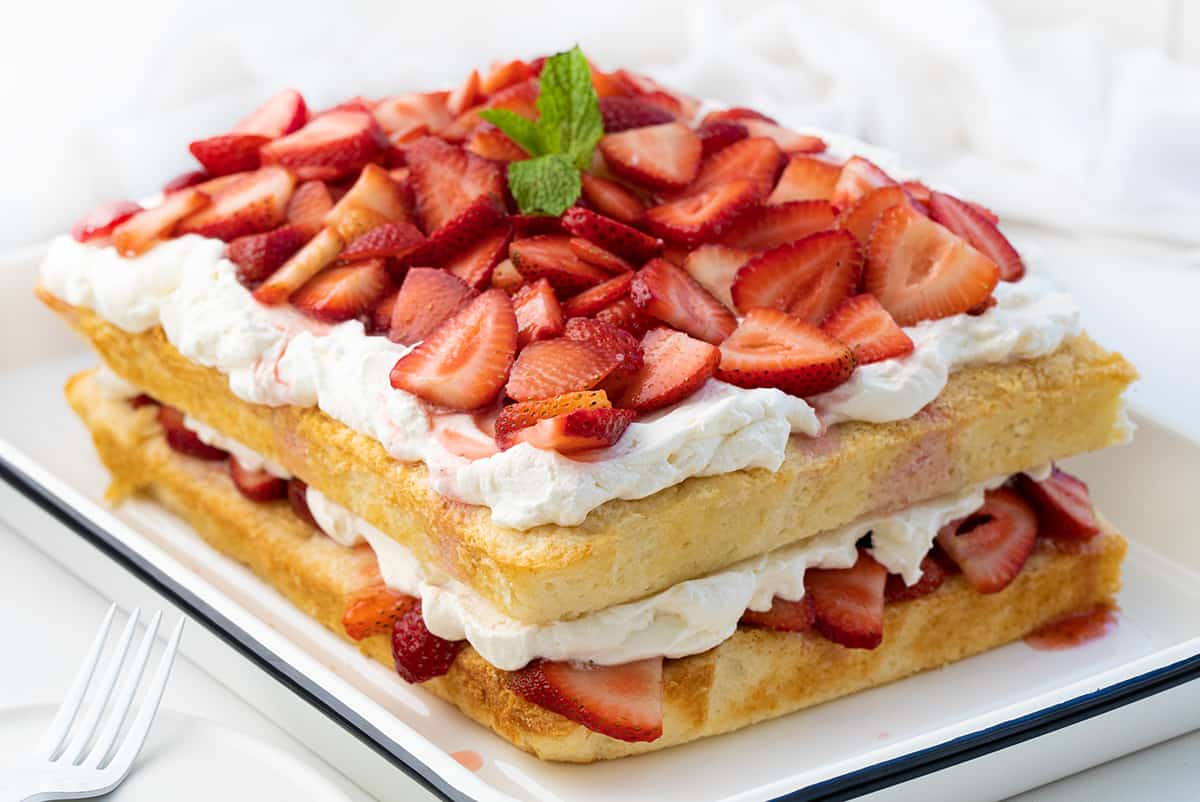 Easy Strawberry Shortcake Sheet Pan Dessert