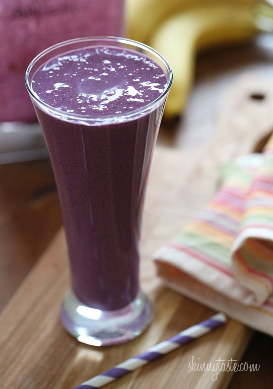 Easy Berry Banana Smoothie Recipe