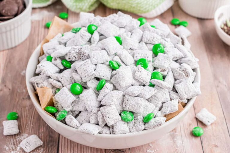 Minty Puppy Chow Recipe: Easy Sweet Treat